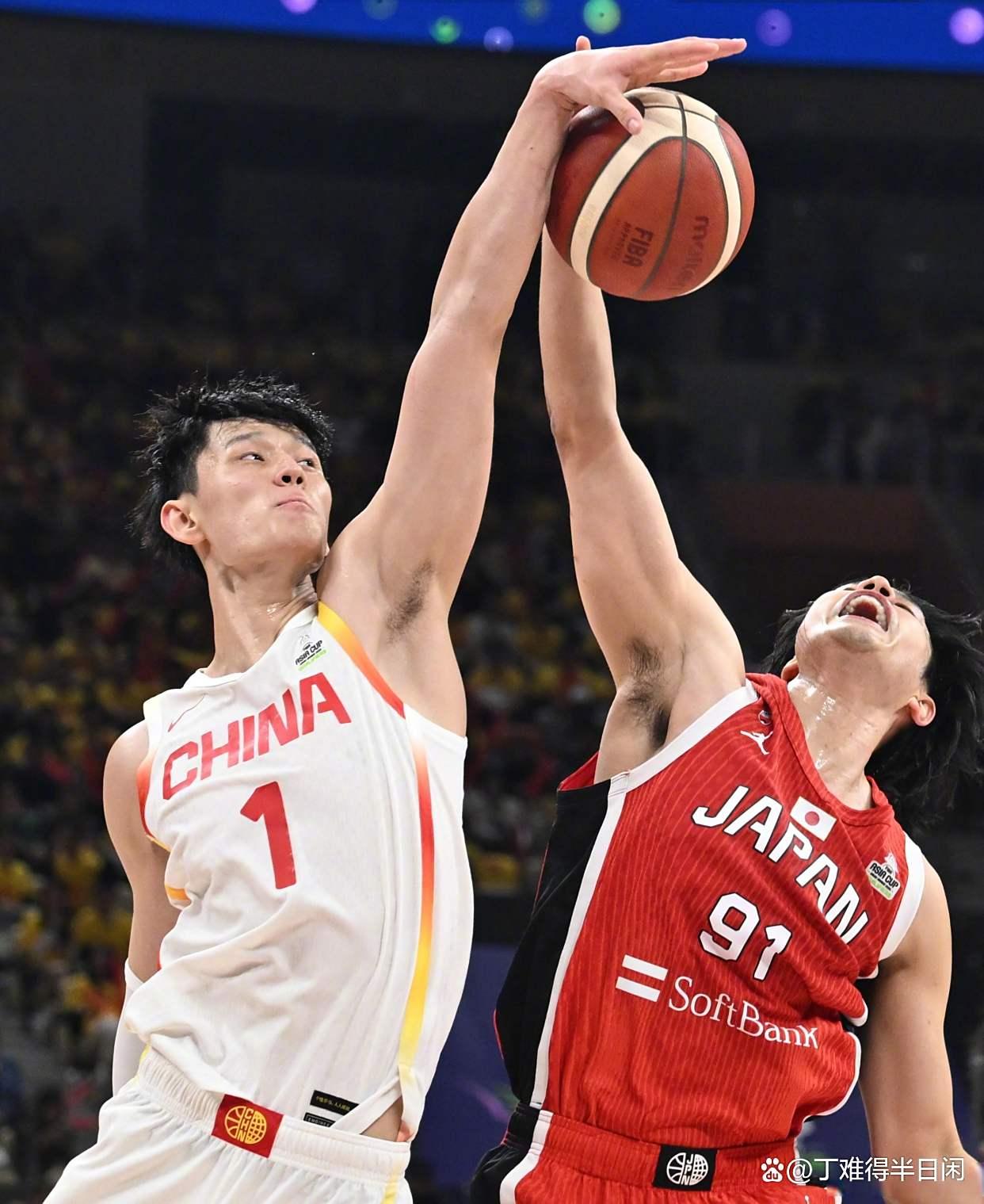 lol中国总决赛-赛地聚焦：社区盾转会期热度飙升；广厦男篮临场应变；震撼外界；纪律约束更严格的简单介绍