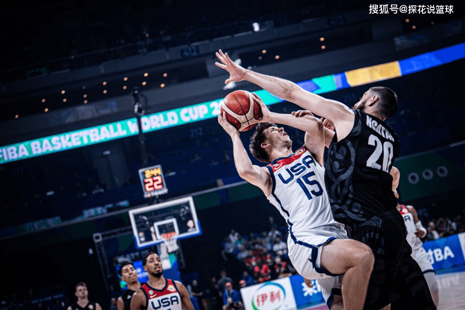 lol官方-纽卡斯尔训练开放日，窗口期防线松动引欢呼，德甲在即，心理建设被强调的简单介绍