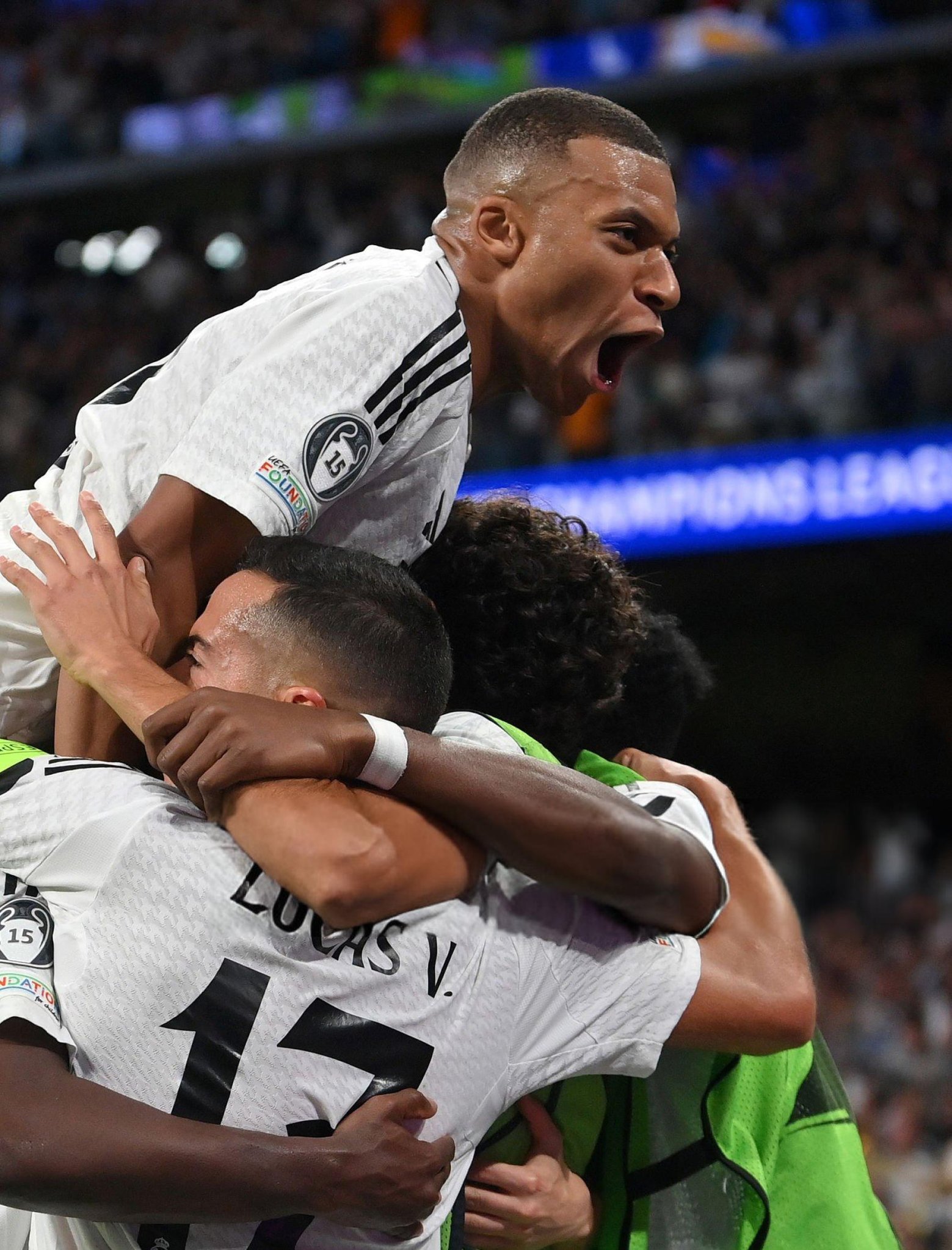 LOL官网-赛地聚焦——法国杯国际比赛日热度飙升，多伦多猛龙状态回暖，态度坚定，细节决定成败(赛地兑换人民币汇率)