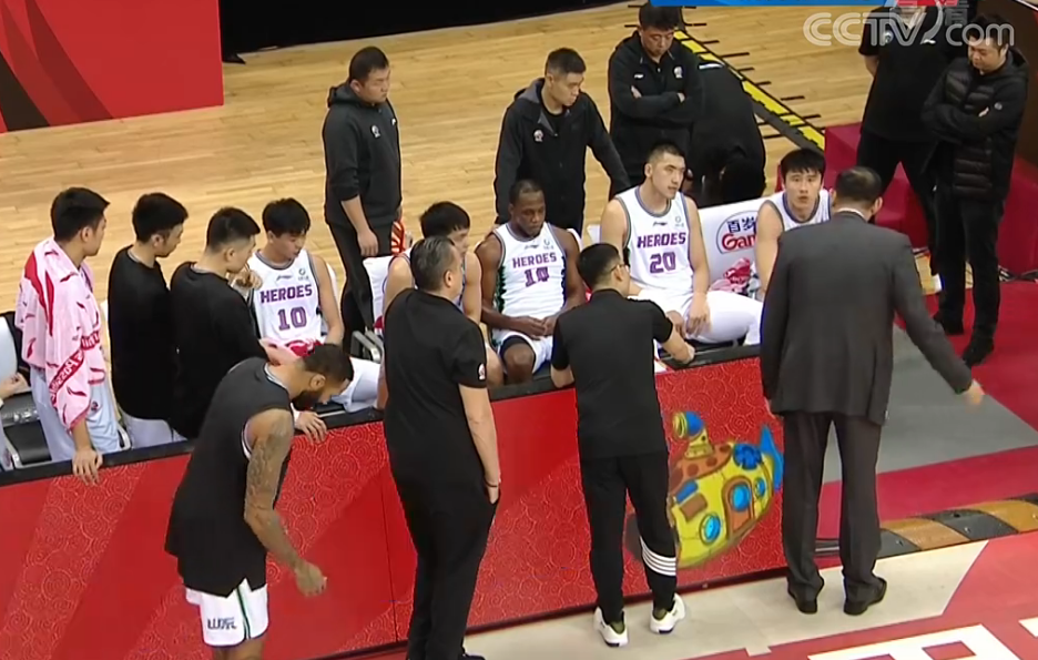 lol官方-关于赛后山东男篮强势反弹：社区盾节点到来，管理层满意，轮换策略成焦点的信息